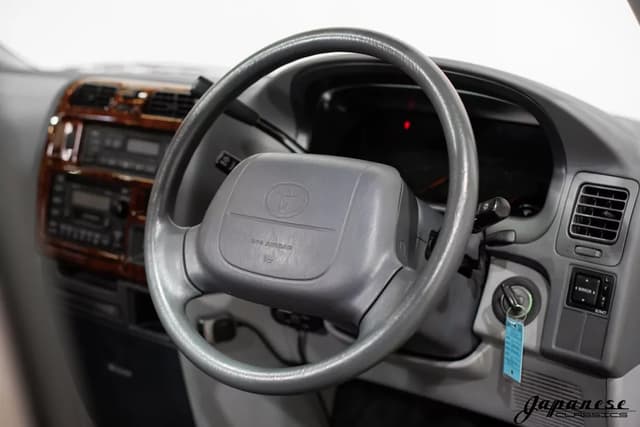 1996 Toyota Granvia JDM car for sale — photo 11 of 25