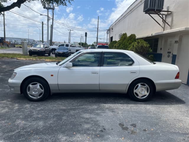 1998 Toyota Celsior JDM car for sale — photo 4 of 17