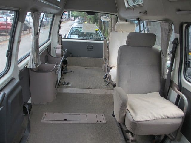 1999 Nissan Caravan JDM car for sale — photo 11 of 25