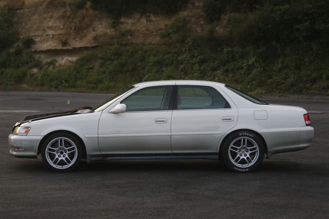 1997 Toyota Chaser JDM car for sale — photo 2 of 10