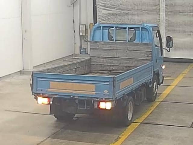 2005 Isuzu Elf JDM car for sale — photo 2 of 2