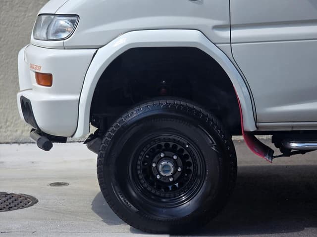 2000 Mitsubishi Delica JDM car for sale — photo 24 of 25