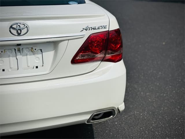 2008 Toyota Crown JDM car for sale — photo 12 of 25