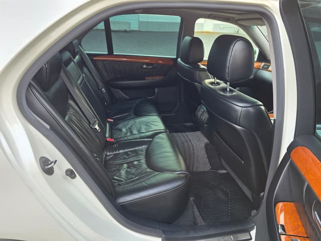 2001 Toyota Celsior JDM car for sale — photo 12 of 14