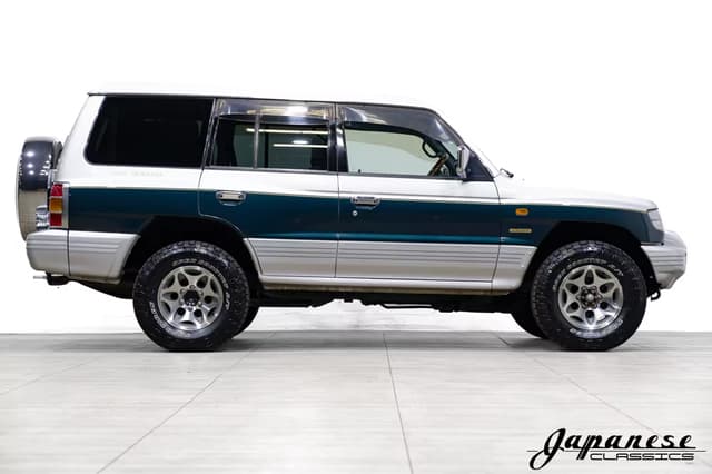 1998 Mitsubishi Pajero JDM car for sale — photo 5 of 25