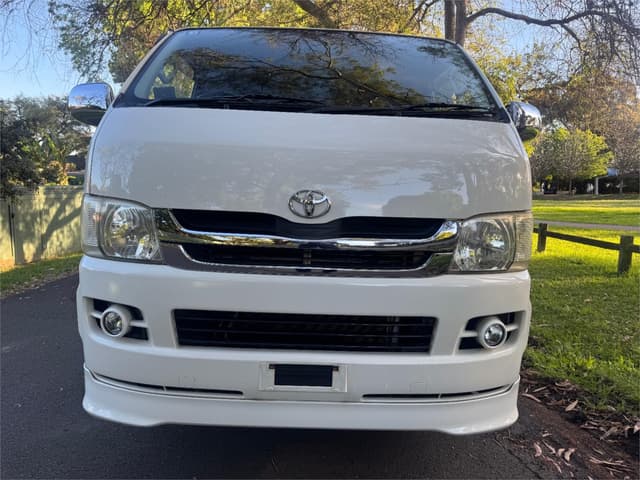 2008 Toyota HiAce JDM car for sale — photo 8 of 25