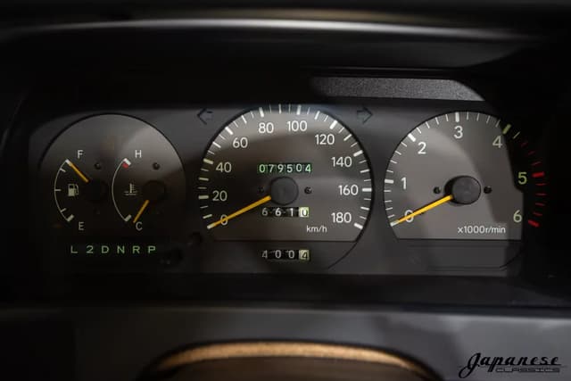 1995 Toyota HiAce JDM car for sale — photo 13 of 25