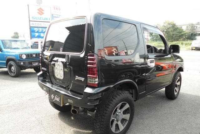 2011 Suzuki Jimny JDM car for sale — photo 2 of 25