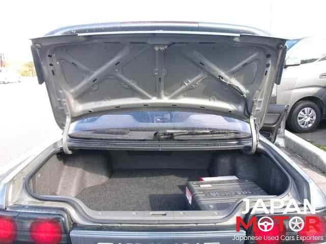 1991 Nissan Skyline JDM car for sale — photo 6 of 9