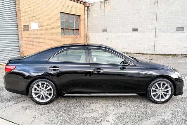 2011 Toyota Mark X JDM car for sale — photo 13 of 25