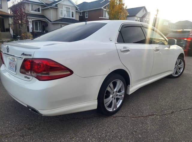 2008 Toyota Crown JDM car for sale — photo 3 of 9