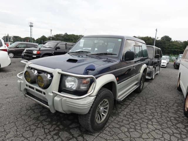 1995 Mitsubishi Pajero JDM car for sale — photo 3 of 22