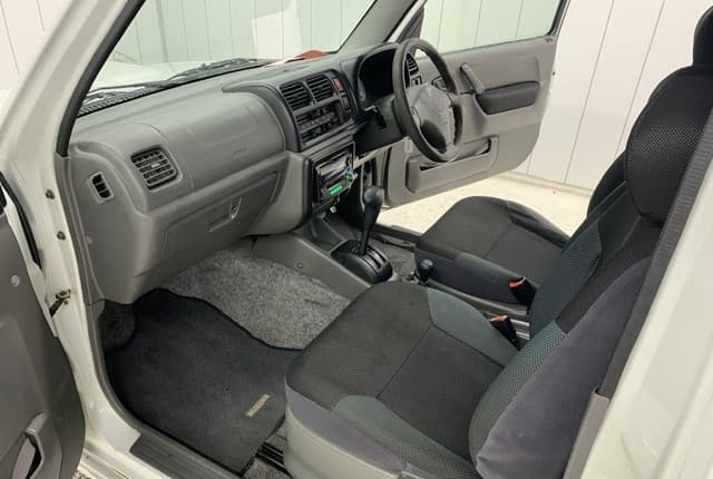 2000 Suzuki Jimny JDM car for sale — photo 15 of 25