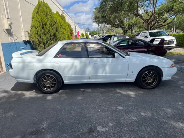 1990 Nissan Skyline JDM car for sale — photo 8 of 16