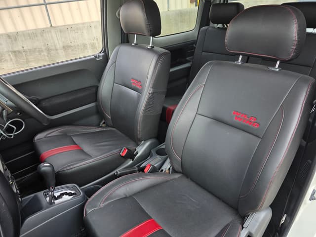 2009 Suzuki Jimny JDM car for sale — photo 21 of 24
