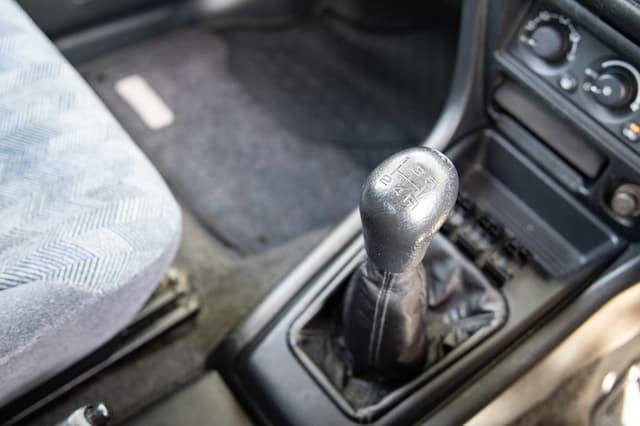 2000 Mitsubishi Pajero JDM car for sale — photo 11 of 12