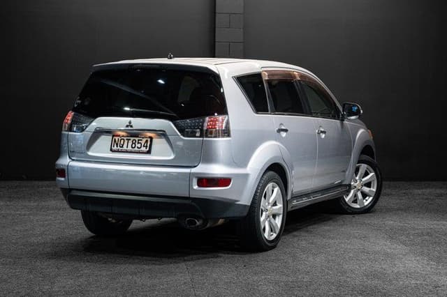 2010 Mitsubishi Outlander JDM car for sale — photo 13 of 18