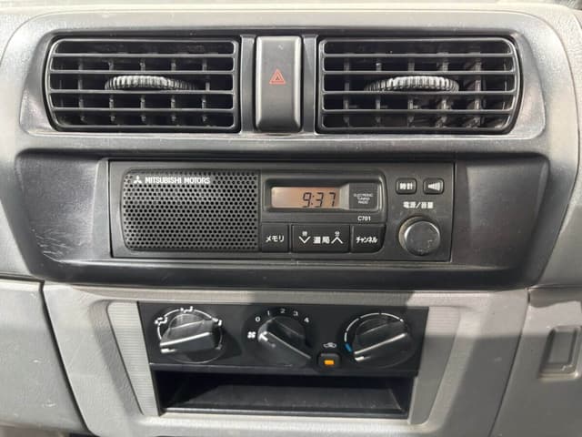 1999 Mitsubishi Minicab JDM car for sale — photo 10 of 24