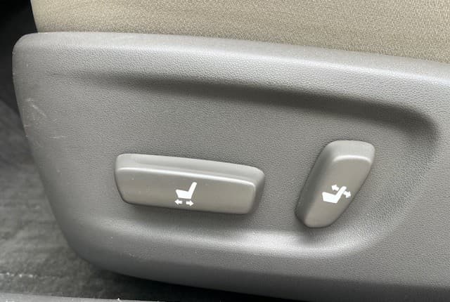 2010 Toyota Mark X JDM car for sale — photo 21 of 25