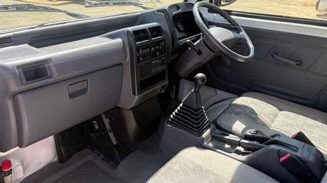 1998 Mitsubishi Minicab JDM car for sale — photo 24 of 25