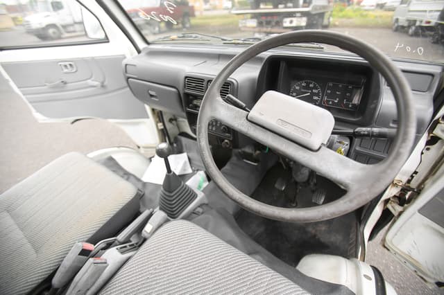 1992 Daihatsu Hijet JDM car for sale — photo 6 of 6
