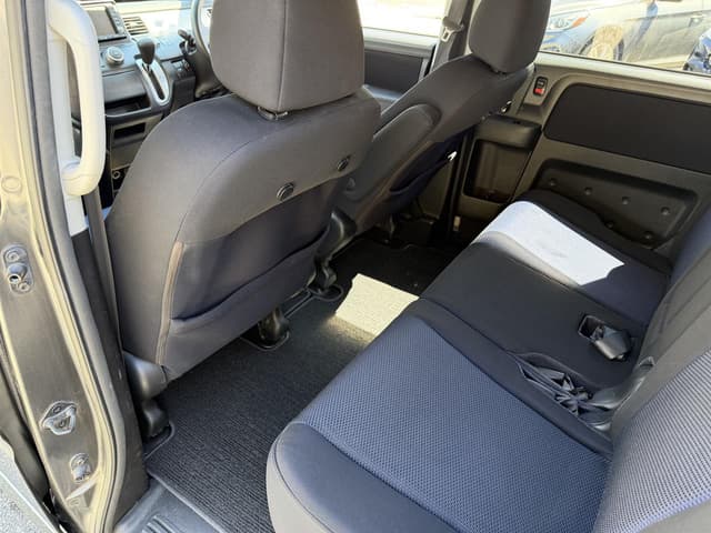 2008 Honda Stepwagon JDM car for sale — photo 14 of 19