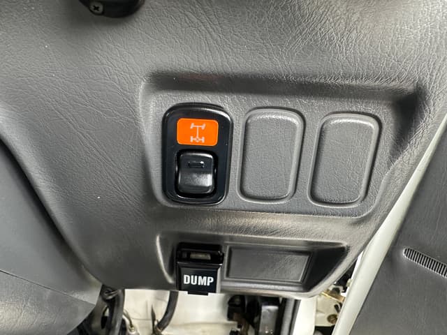 1997 Daihatsu Hijet JDM car for sale — photo 17 of 19