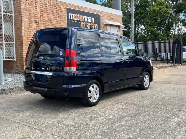 2005 Toyota Noah JDM car for sale — photo 6 of 17