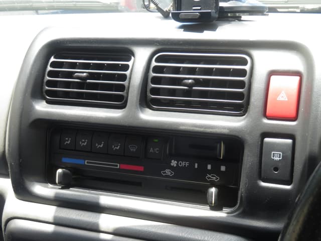 2000 Suzuki Jimny JDM car for sale — photo 16 of 25