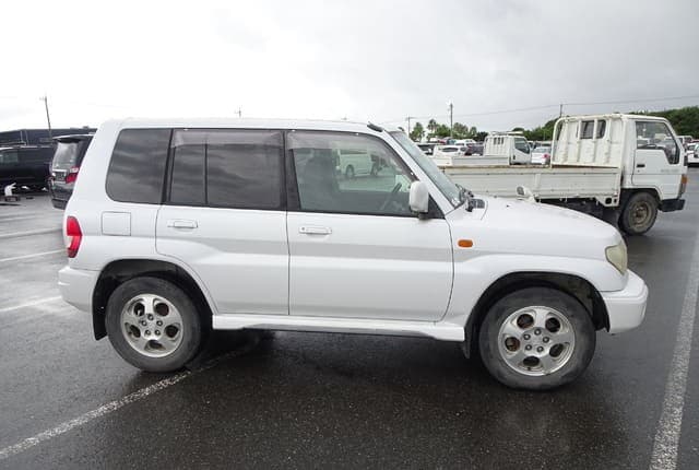 1999 Mitsubishi Pajero JDM car for sale — photo 6 of 25