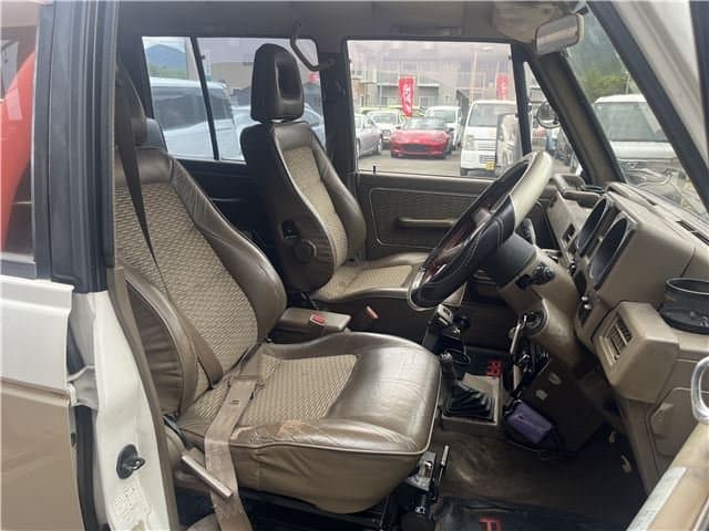 1990 Mitsubishi Pajero JDM car for sale — photo 12 of 24
