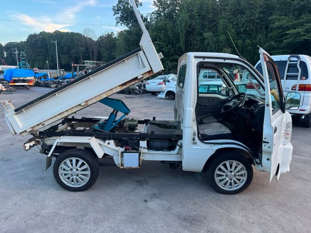 2000 Daihatsu Hijet JDM car for sale — photo 2 of 11