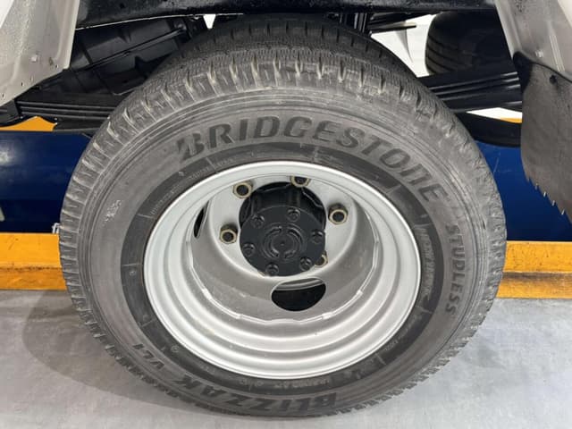2000 Isuzu Elf JDM car for sale — photo 20 of 25