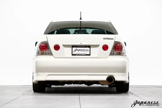 1999 Toyota Altezza JDM car for sale — photo 7 of 25