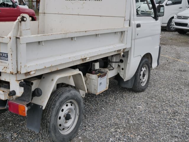 1999 Daihatsu Hijet JDM car for sale — photo 19 of 25