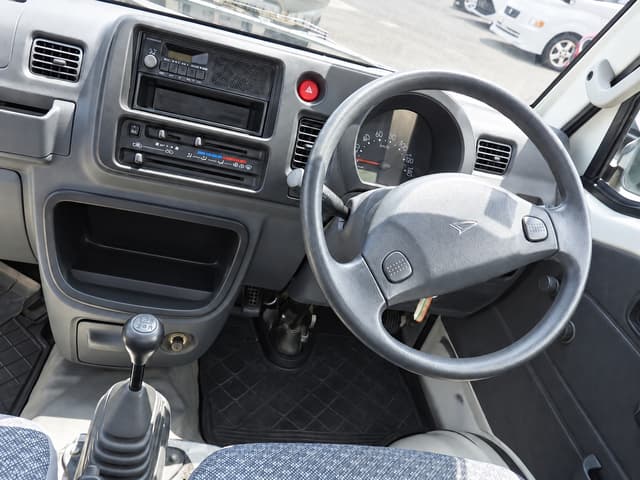 2008 Daihatsu Hijet JDM car for sale — photo 8 of 17