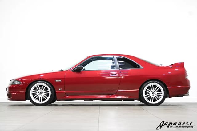 1993 Nissan Skyline JDM car for sale — photo 4 of 25