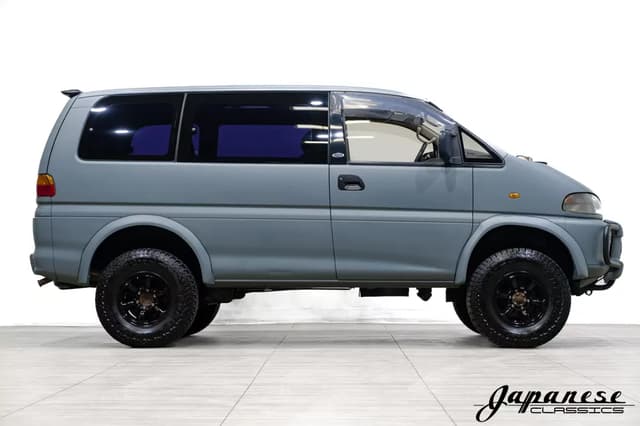 1995 Mitsubishi Delica JDM car for sale — photo 5 of 25