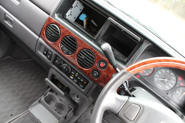 1999 Honda Stepwagon JDM car for sale — photo 19 of 25