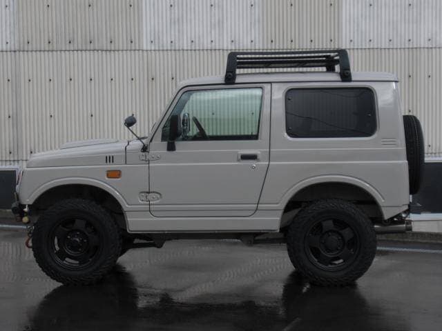1998 Suzuki Jimny JDM car for sale — photo 3 of 20