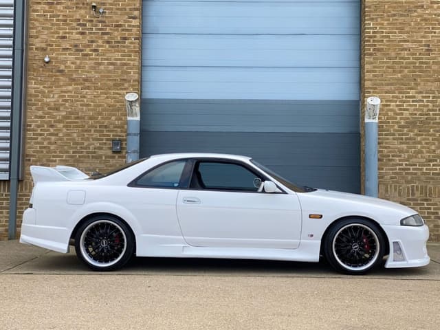 1993 Nissan Skyline JDM car for sale — photo 2 of 25