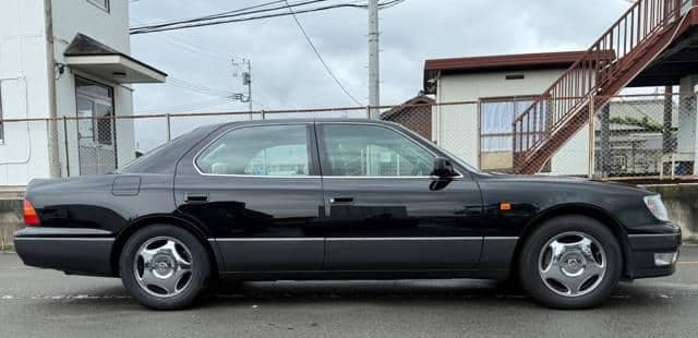 1998 Toyota Celsior JDM car for sale — photo 3 of 25
