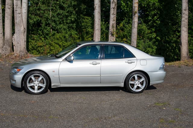 1998 Toyota Altezza JDM car for sale — photo 7 of 14