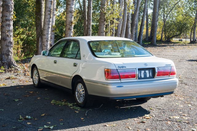 1999 Toyota Crown JDM car for sale — photo 4 of 15