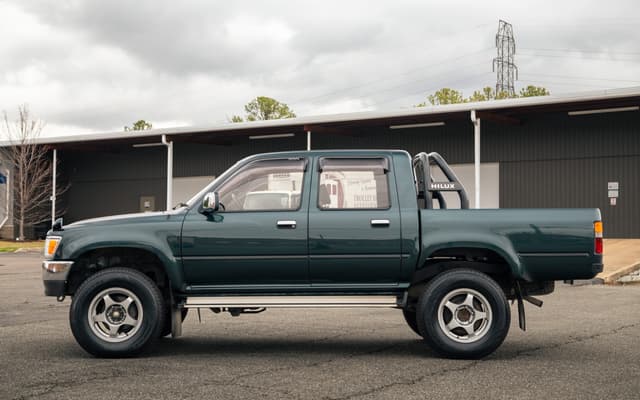 1997 Toyota Hilux JDM car for sale — photo 6 of 9