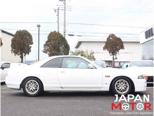 1997 Nissan Skyline JDM car for sale — photo 2 of 10