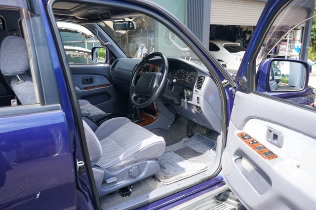 1996 Toyota Hilux Surf JDM car for sale — photo 8 of 20