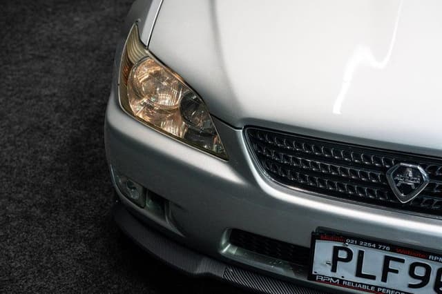 2001 Toyota Altezza JDM car for sale — photo 8 of 18
