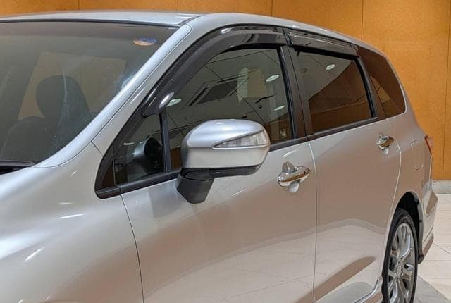 2011 Honda Odyssey JDM car for sale — photo 12 of 25