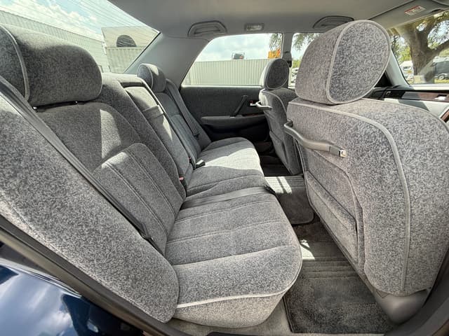 1998 Toyota Crown JDM car for sale — photo 15 of 21